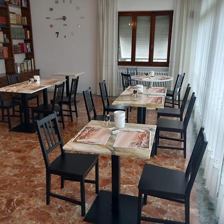 B&B Tra Mare E Marmo Marina Di Carrara Exteriör bild