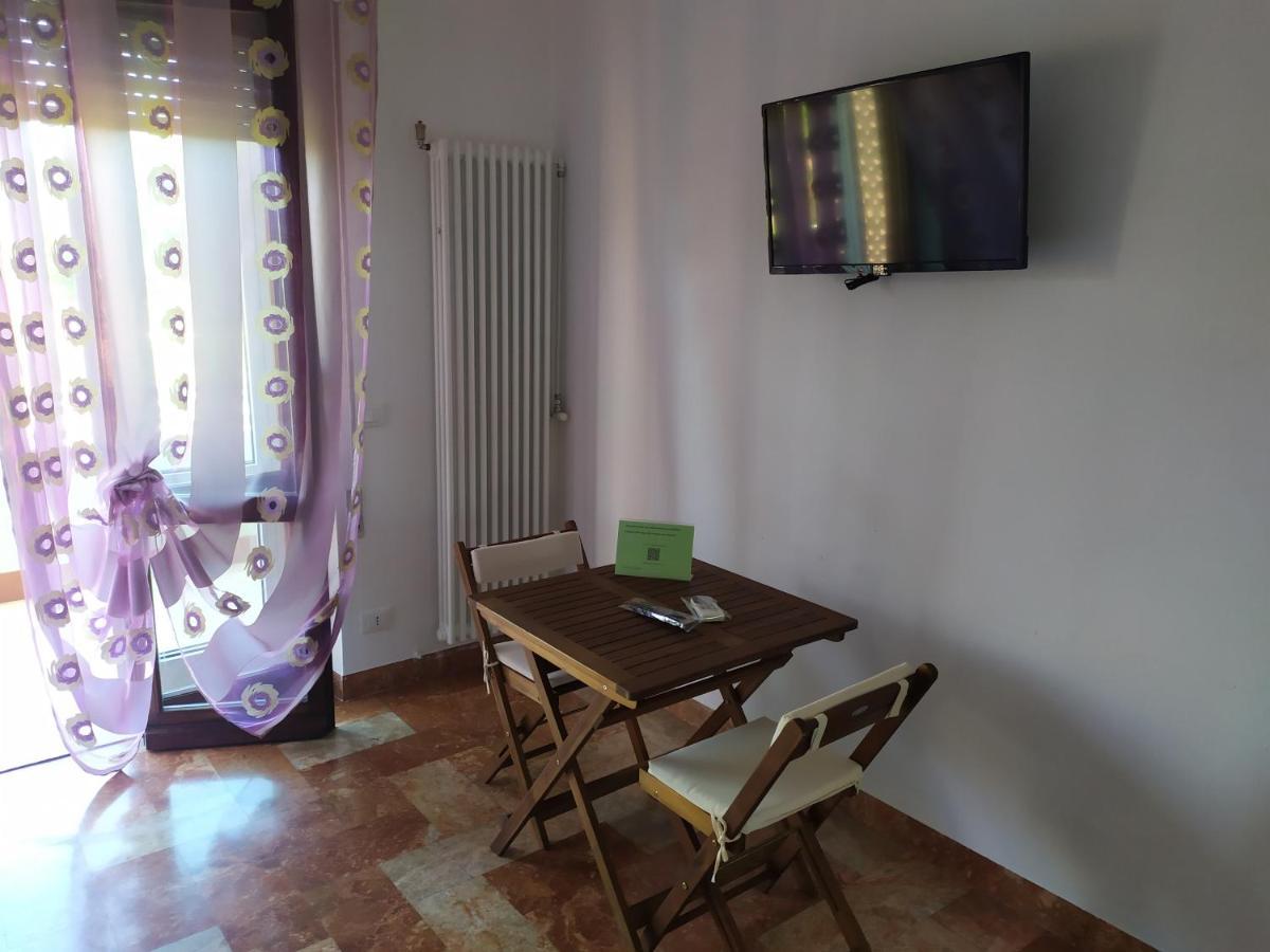 B&B Tra Mare E Marmo Marina Di Carrara Exteriör bild
