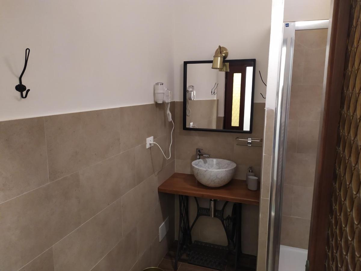 B&B Tra Mare E Marmo Marina Di Carrara Exteriör bild