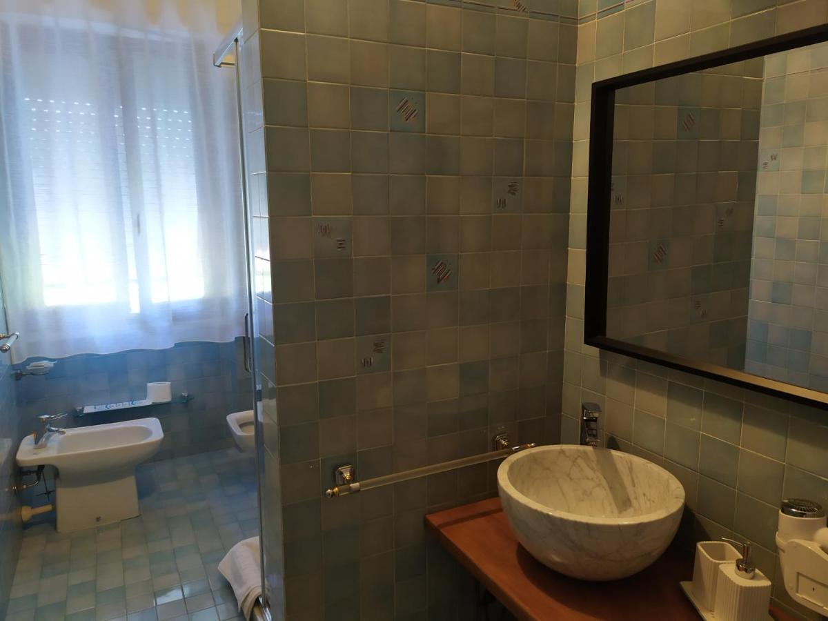 B&B Tra Mare E Marmo Marina Di Carrara Exteriör bild