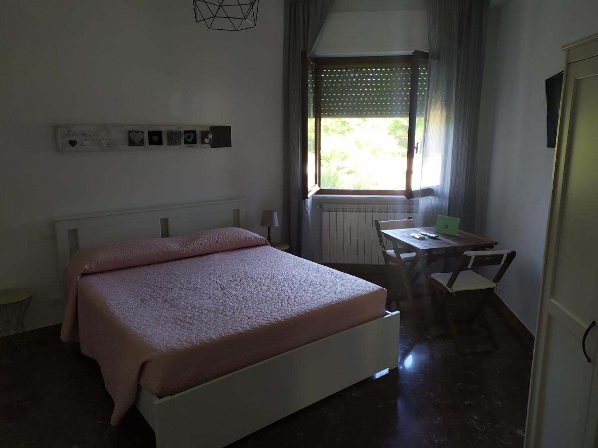 B&B Tra Mare E Marmo Marina Di Carrara Exteriör bild